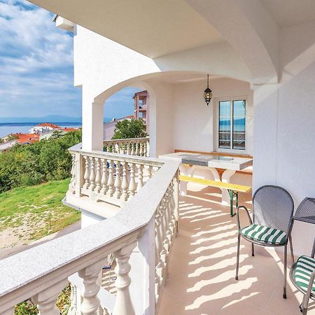 Nice Apartment In Crikvenica With Kitchen Екстер'єр фото
