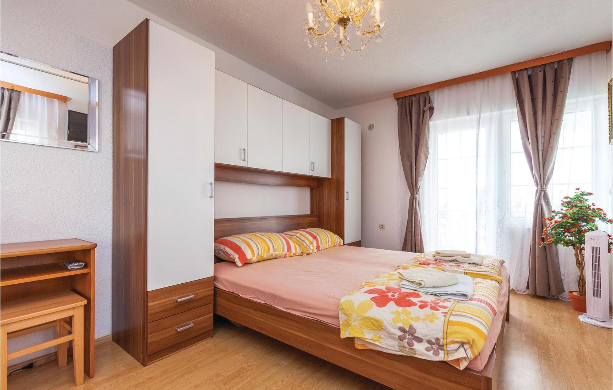 Nice Apartment In Crikvenica With Kitchen Екстер'єр фото