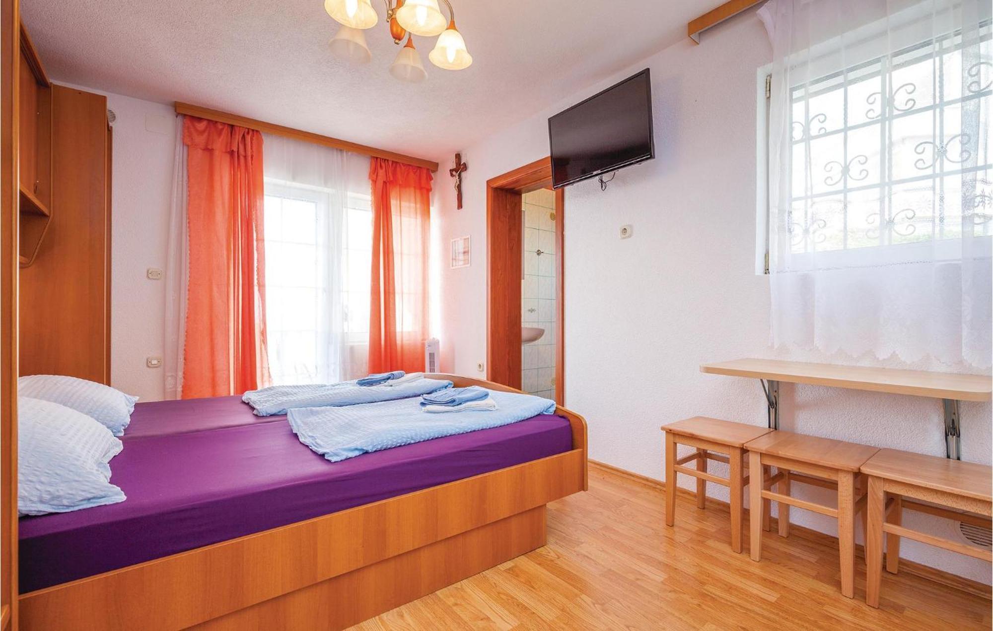 Nice Apartment In Crikvenica With Kitchen Екстер'єр фото
