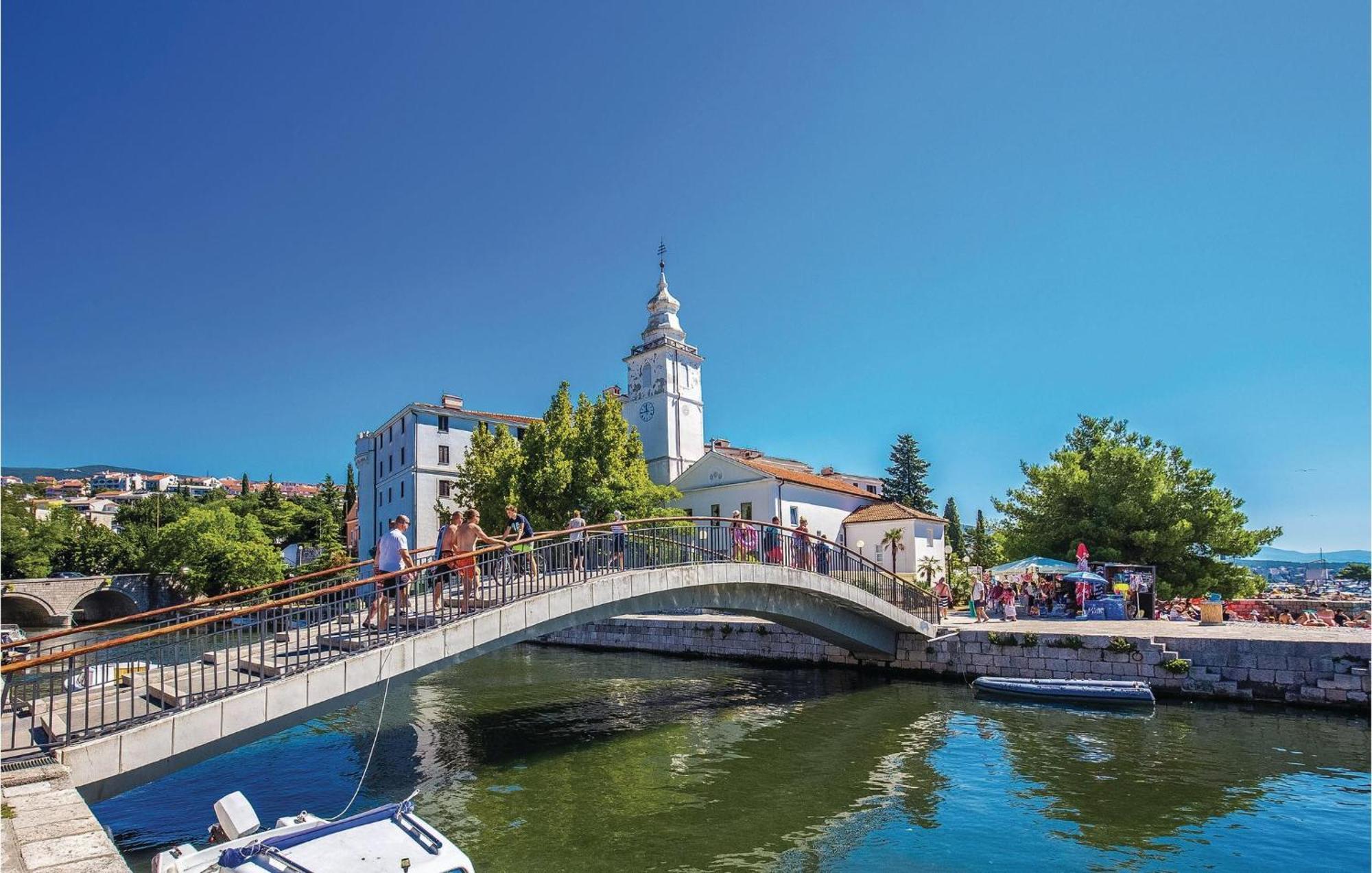 Nice Apartment In Crikvenica With Kitchen Екстер'єр фото